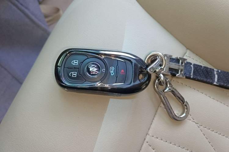 Used Buick GL8 2023 Land Executive Class 652T Luxury Model Vehicle Key