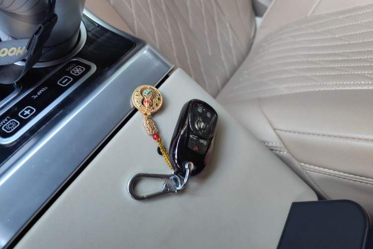 Used Buick GL8 2023 Land Executive Class Deluxe Model Vehicle Key