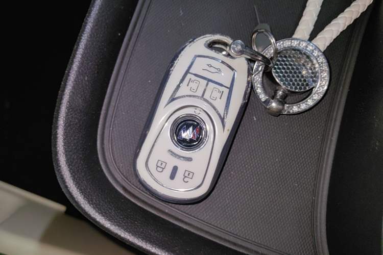 Used Buick GL8 2023 ES Lu Zun Deluxe Model Vehicle Key