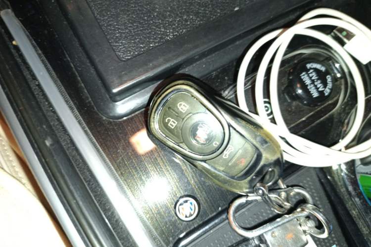 Used Buick GL8 2023 Land Executive Class 652T Smart Luxury Model Vehicle Key