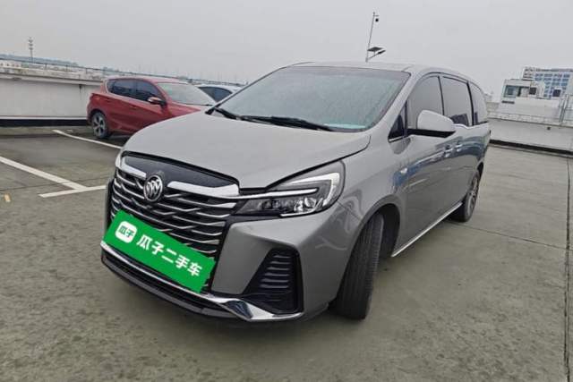 Used Buick GL8 2023 Facelifted Land Cruiser Executive Luxury Version