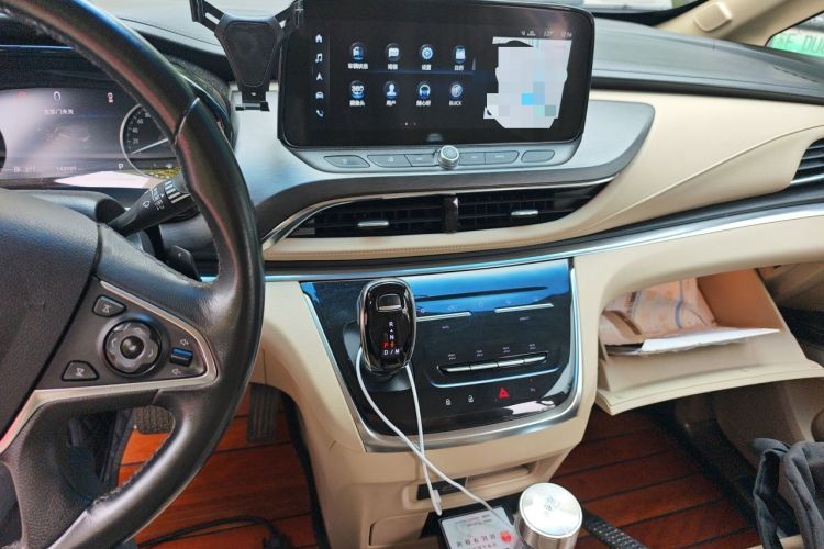 Used Buick GL8 2023 Facelifted Land Cruiser Executive Luxury Version Audio And AC Panel