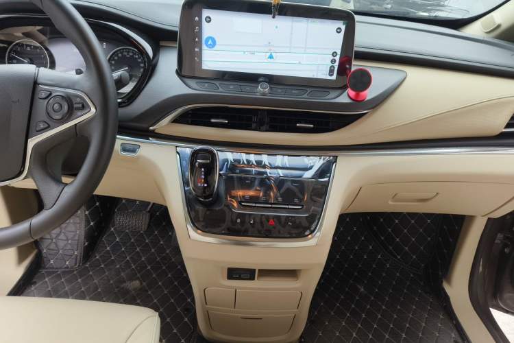 Used Buick GL8 2023 Facelifted Land Cruiser Executive Luxury Version Audio And AC Panel