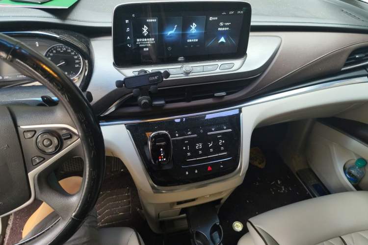 Used Buick GL8 2023 Land Executive Class Smart Enjoyment Model Audio And AC Panel