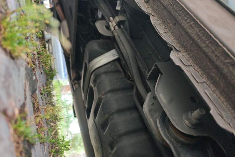 Used Buick GL8 2023 Facelifted Land Cruiser Executive Luxury Version Chassis Rear Left