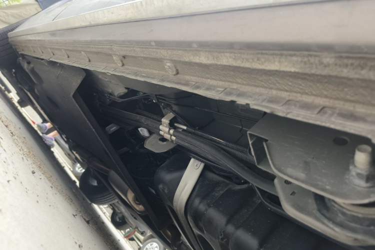 Used Buick GL8 2023 Facelifted Land Cruiser Executive Luxury Version Chassis Rear Left