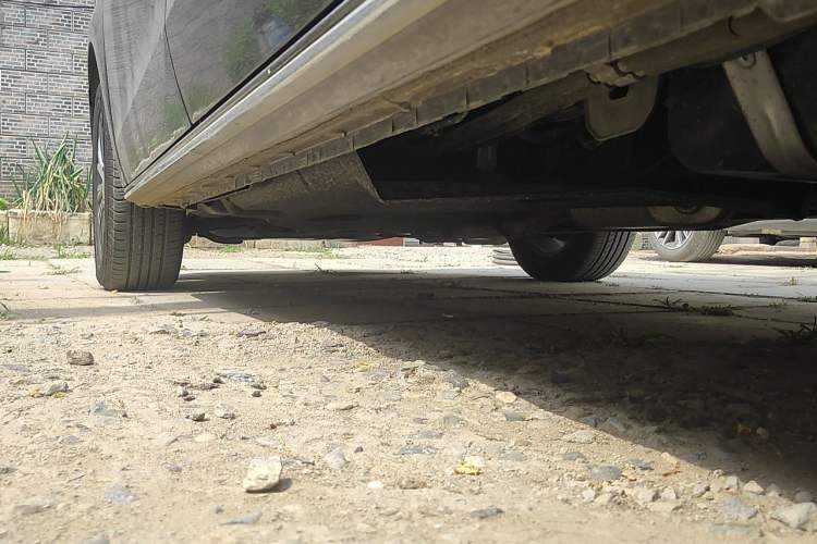 Used Buick GL8 2023 Facelifted Land Cruiser Executive Luxury Version Chassis Rear Left