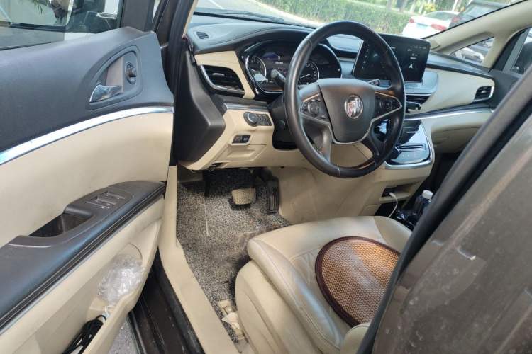 Used Buick GL8 2023 Facelifted Land Cruiser Executive Luxury Version Driver Seat