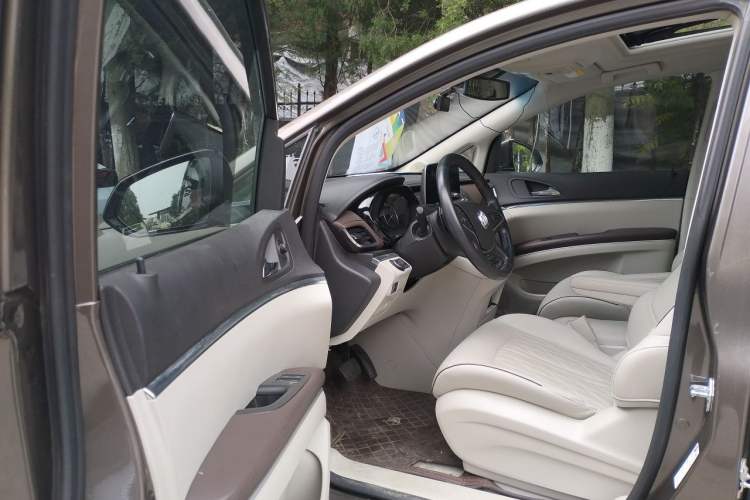 Used Buick GL8 2023 Land Executive Class 652T Luxury Model Driver Seat