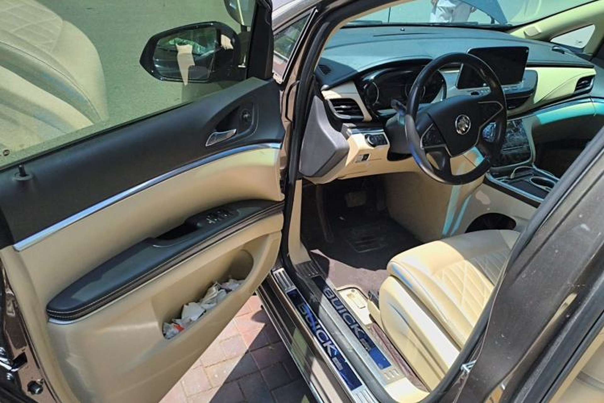 Used Buick GL8 2023 Land Executive Class 652T Luxury Model Driver Seat