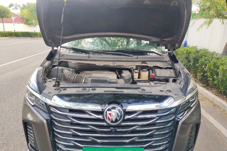 Used Buick GL8 2023 Facelifted Land Cruiser Executive Luxury Version Engine Bay