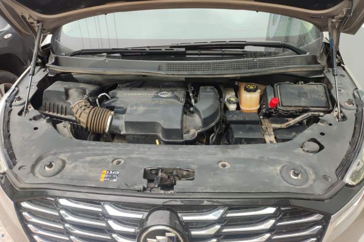 Used Buick GL8 2023 ES Lu Zun Luxury Model Engine Bay