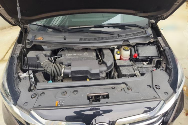 Used Buick GL8 2023 Facelifted Land Cruiser Executive Luxury Version Engine Bay