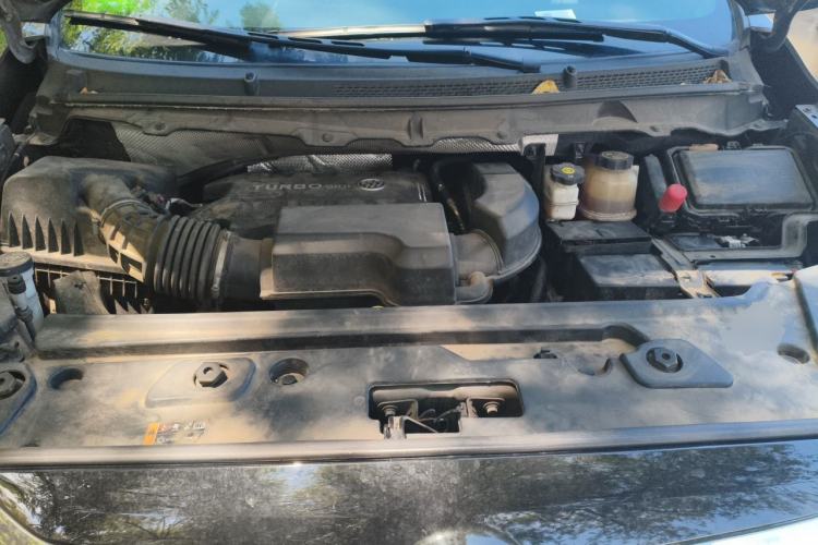 Used Buick GL8 2023 Land Executive Class Comfort Model Engine Bay