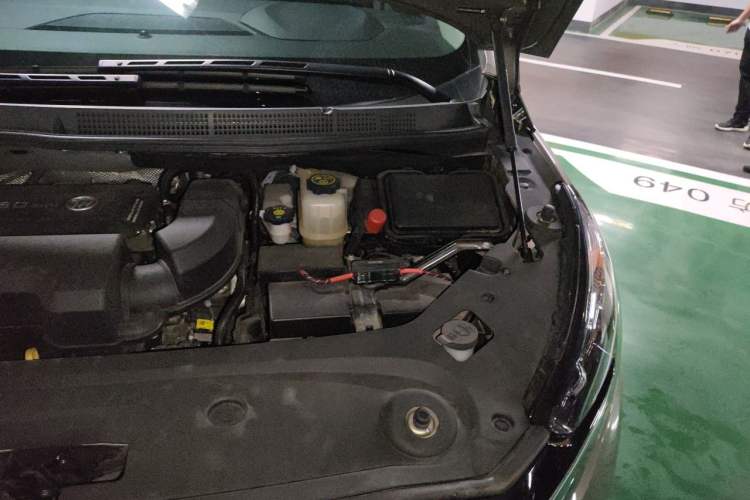 Used Buick GL8 2023 ES Lu Zun Comfort Model Engine Bay Left
