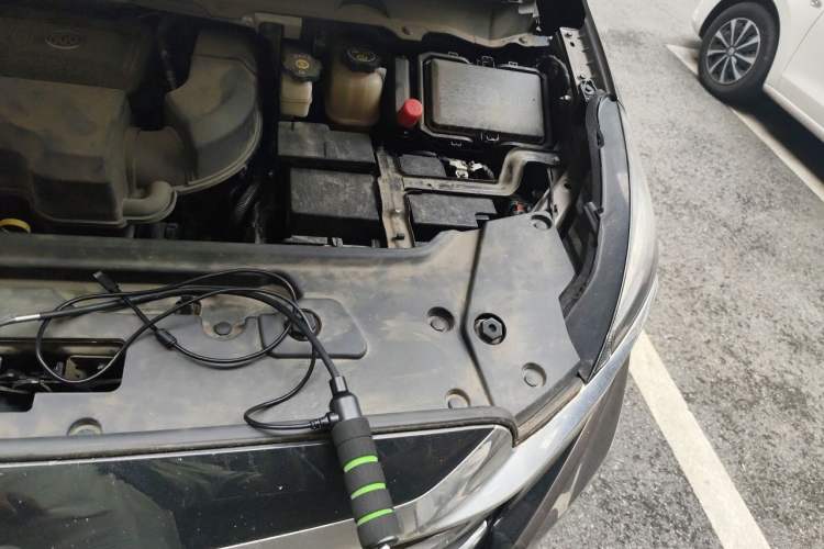 Used Buick GL8 2023 Land Executive Class Smart Enjoyment Model Engine Bay Left