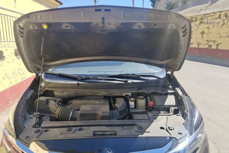 Used Buick GL8 2023 Facelifted Land Cruiser Executive Luxury Version Engine Bay