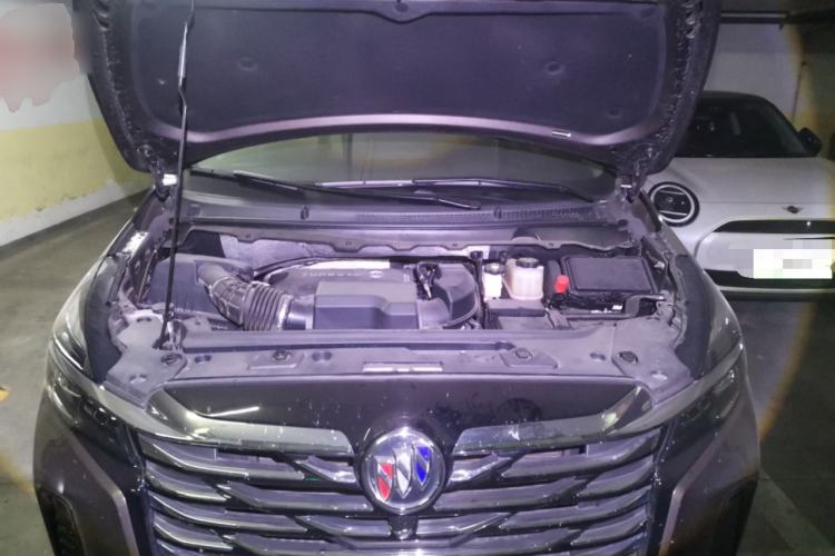 Used Buick GL8 2023 Facelifted Land Cruiser Executive Luxury Version Engine Bay