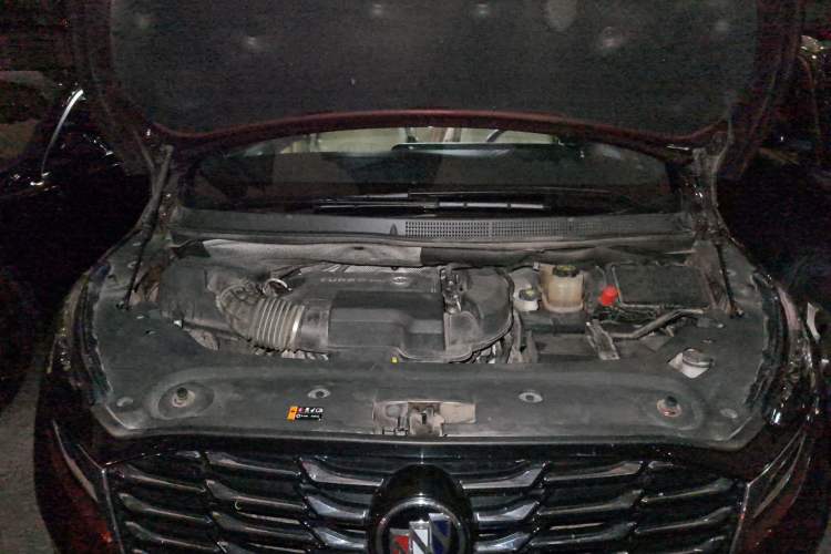 Used Buick GL8 2023 ES Lu Zun Luxury Model Engine Bay