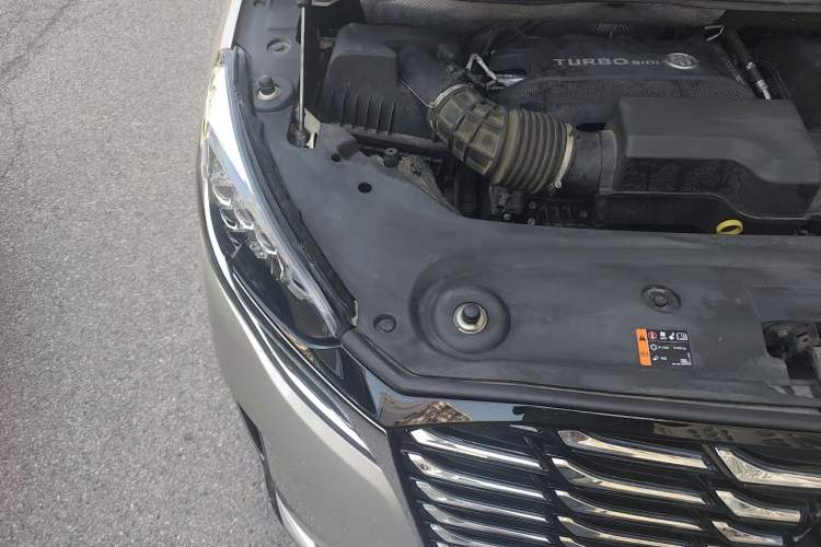 Used Buick GL8 2023 ES Lu Zun Comfort Model Engine Bay Right