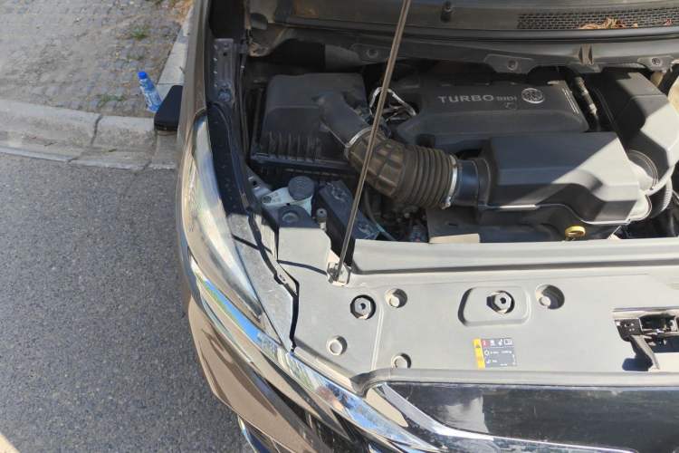 Used Buick GL8 2023 Land Executive Class Smart Enjoyment Model Engine Bay Right