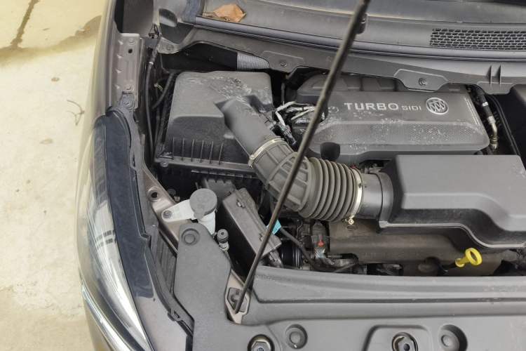 Used Buick GL8 2023 Facelifted Land Cruiser Executive Luxury Version Engine Bay Right