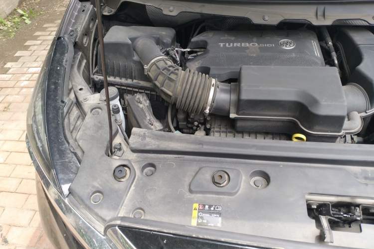 Used Buick GL8 2023 Land Executive Class 652T Luxury Model Engine Bay Right