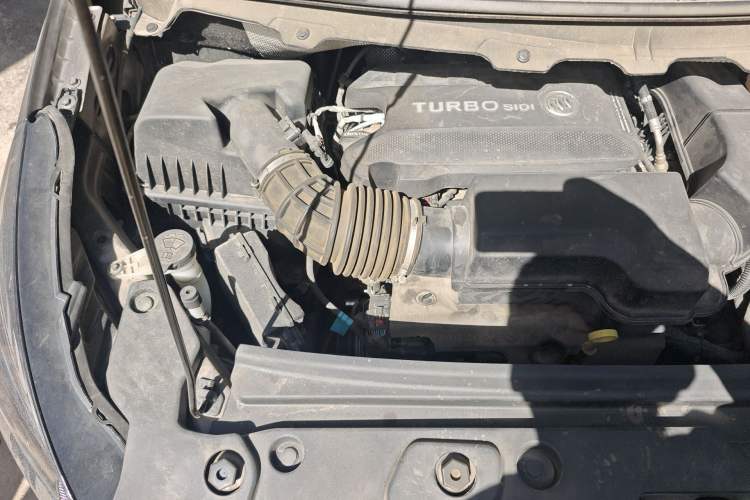 Used Buick GL8 2023 Facelifted Land Cruiser Executive Luxury Version Engine Bay Right