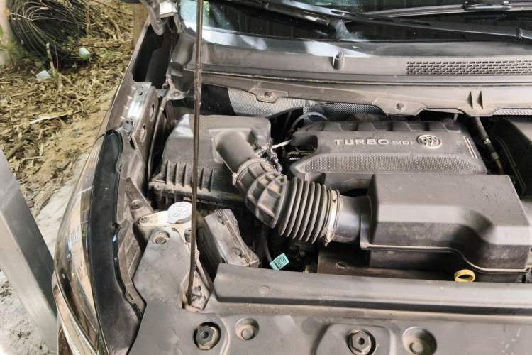 Used Buick GL8  Engine Bay Right