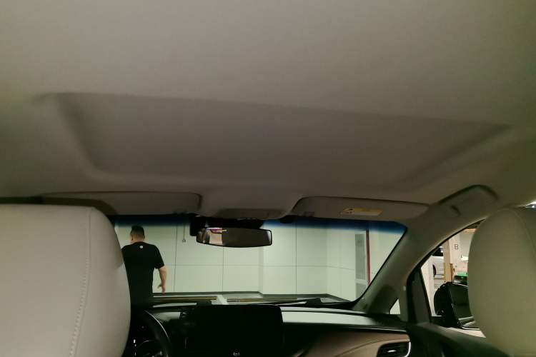 Used Buick GL8 2023 Land Executive Class Smart Enjoyment Model Headliner