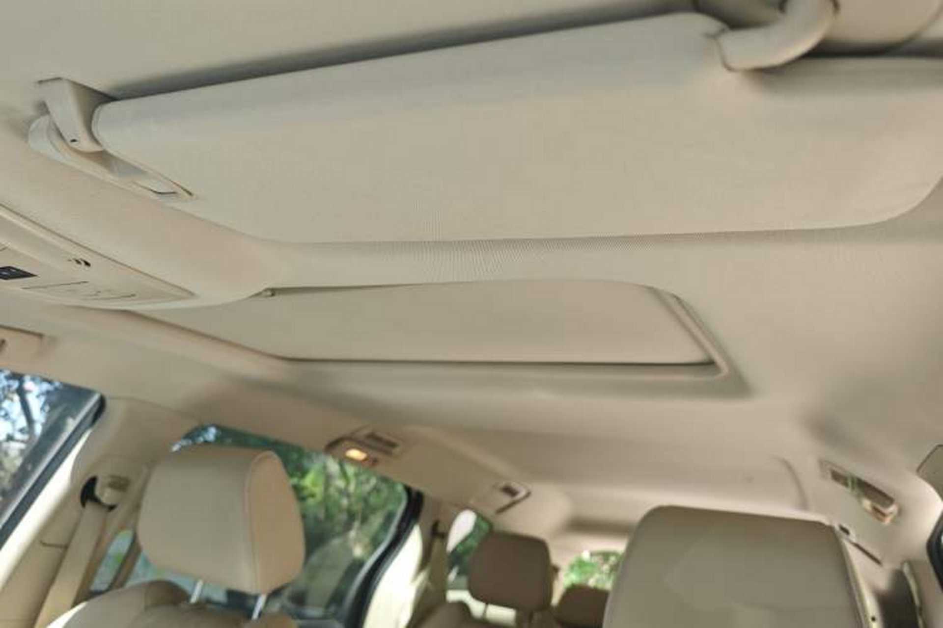 Used Buick GL8 2023 Facelifted Land Cruiser Executive Luxury Version Headliner