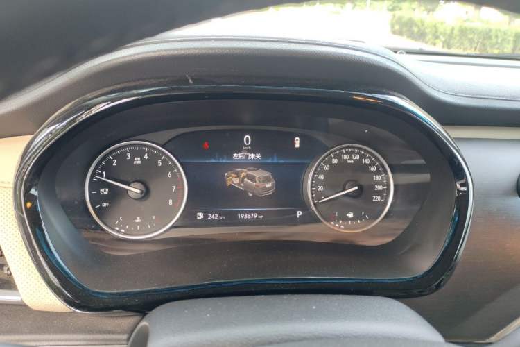 Used Buick GL8 2023 Facelifted Land Cruiser Executive Luxury Version Instrument Cluster
