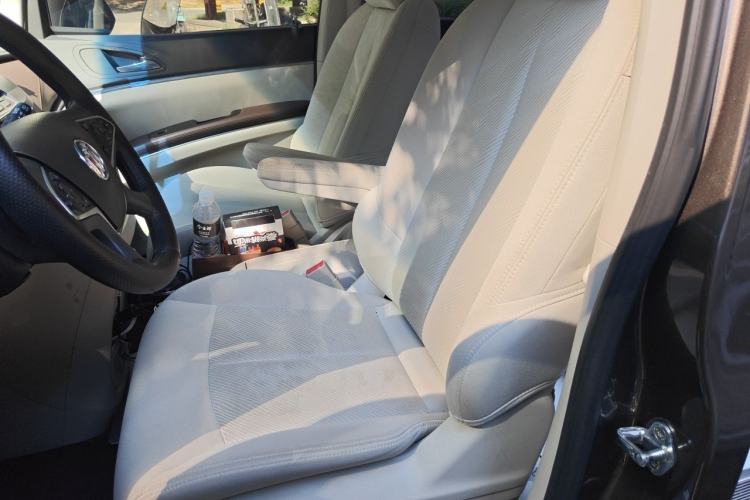 Used Buick GL8 2023 Land Executive Class Smart Enjoyment Model Left Front Seat