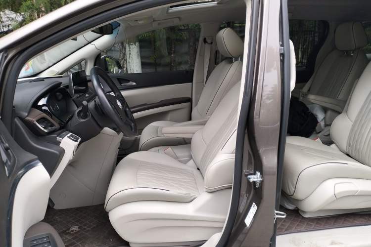 Used Buick GL8 2023 Land Executive Class 652T Luxury Model Left Front Seat