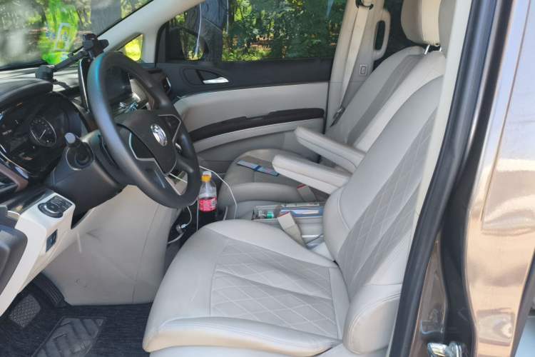 Used Buick GL8 2023 Land Executive Class Comfort Model Left Front Seat