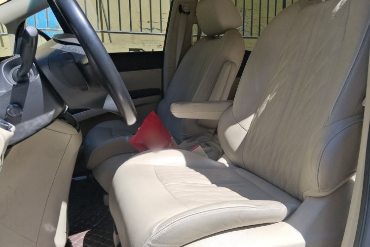 Used Buick GL8 2023 Facelifted Land Cruiser Executive Luxury Version Left Front Seat