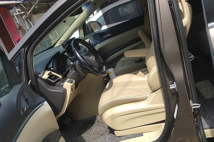 Used Buick GL8 2023 Facelifted Land Cruiser Executive Luxury Version Left Front Seat