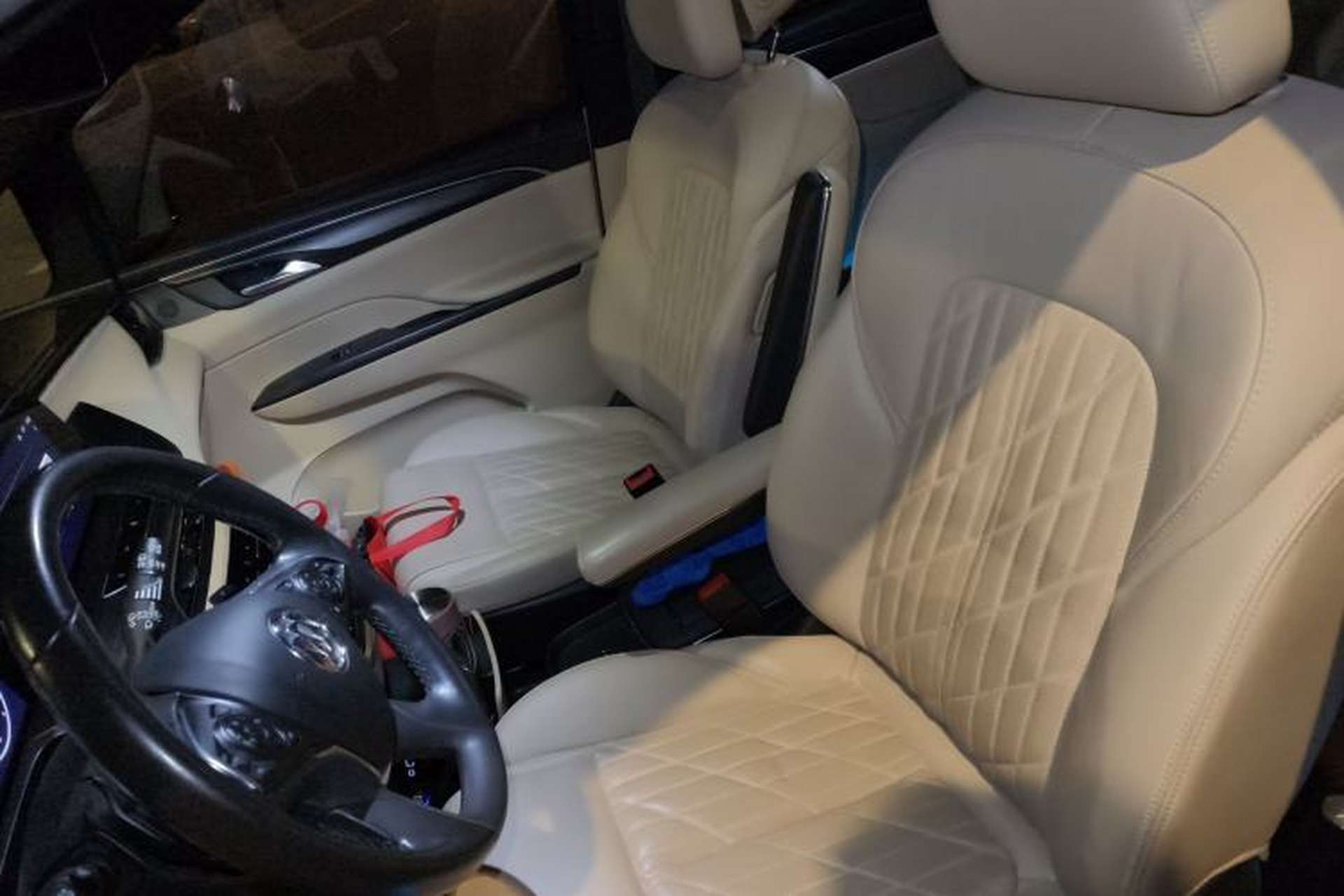 Used Buick GL8 2023 ES Lu Zun Luxury Model Left Front Seat