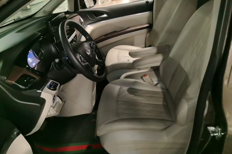 Used Buick GL8 2023 Land Executive Class Smart Enjoyment Model Left Front Seat