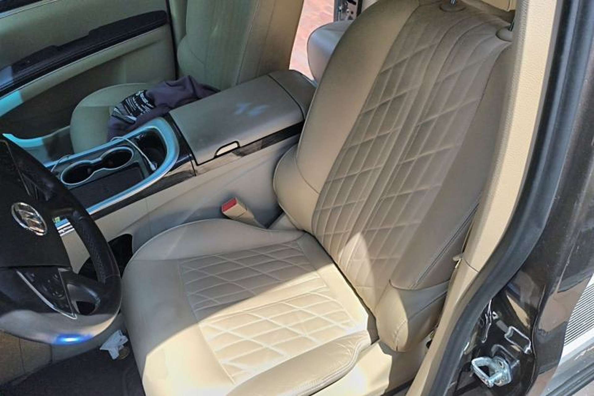 Used Buick GL8 2023 Land Executive Class 652T Luxury Model Left Front Seat