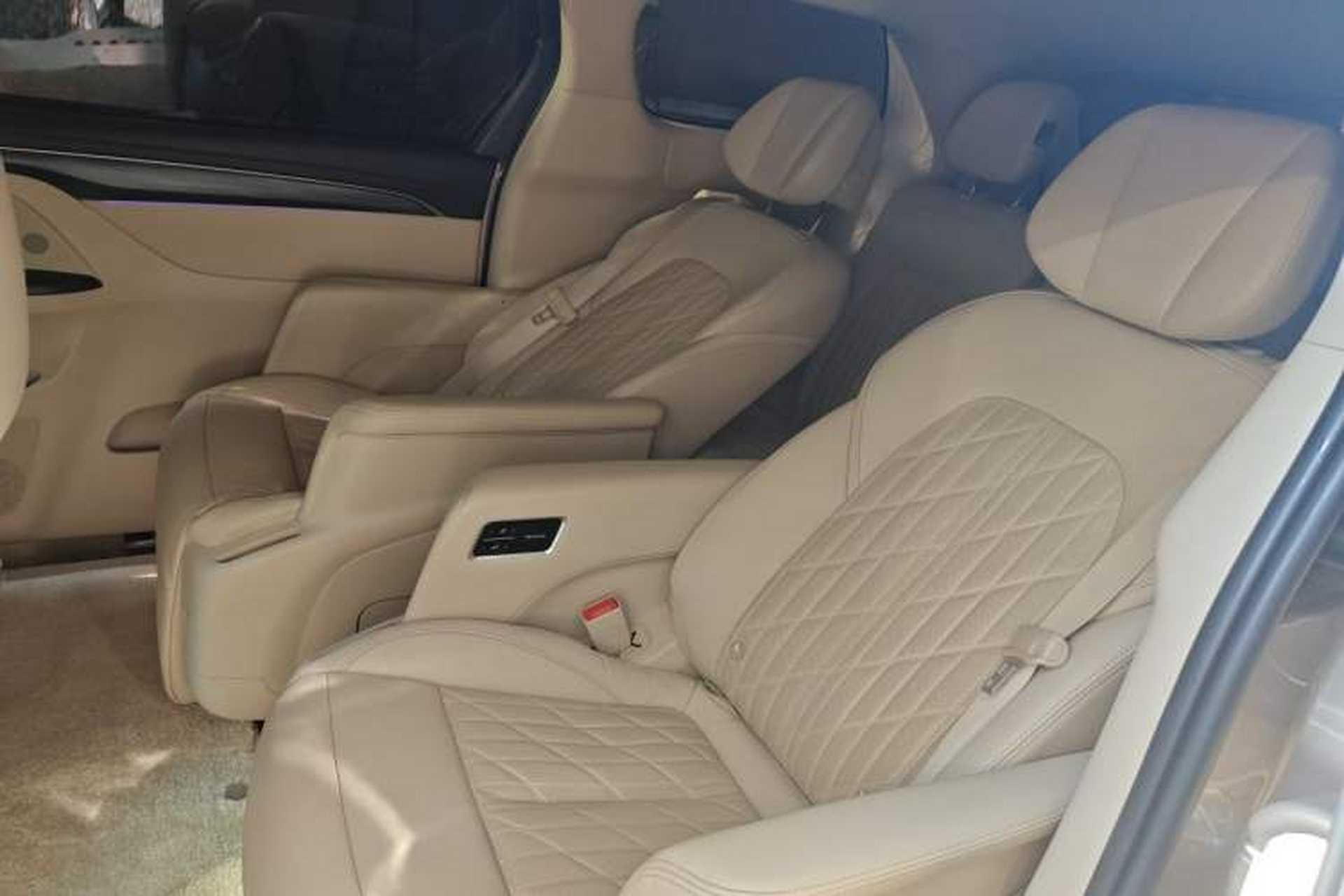 Used Buick GL8 2023 ES Lu Zun Luxury Model Left Rear Seat