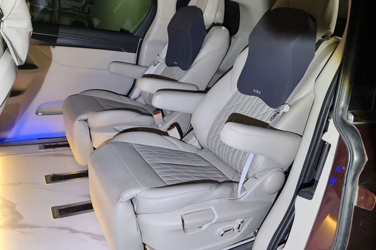 Used Buick GL8 2023 ES Lu Zun Comfort Model Left Rear Seat