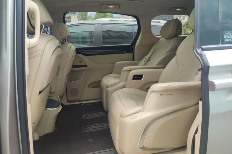 Used Buick GL8 2023 ES Lu Zun Luxury Model Left Rear Seat