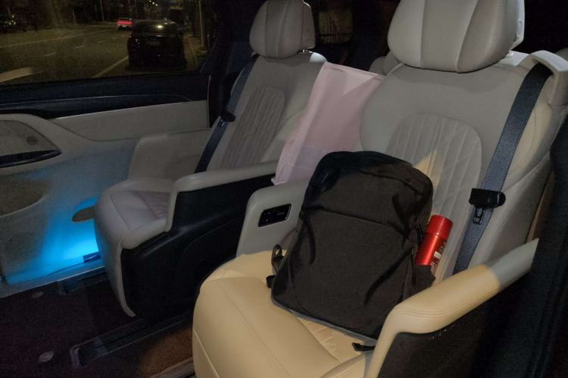 Used Buick GL8 2023 ES Lu Zun Luxury Model Left Rear Seat