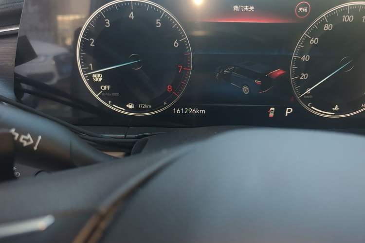 Used Buick GL8 2023 ES Lu Zun Comfort Model Odometer Close Up