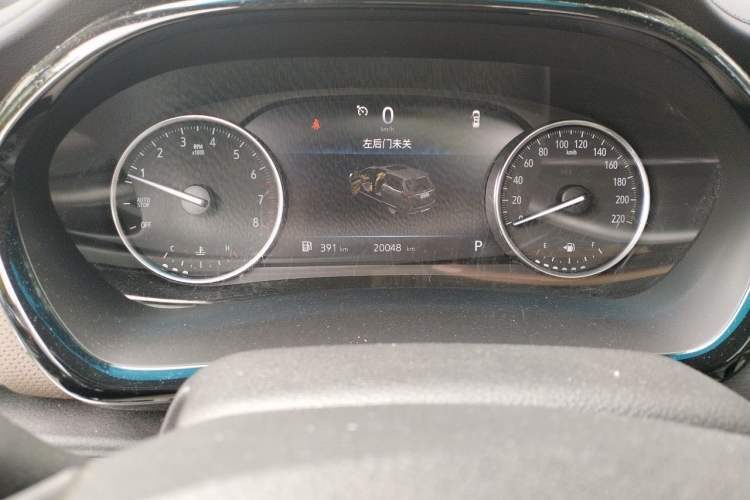 Used Buick GL8 2023 Land Executive Class 652T Luxury Model Odometer Close Up