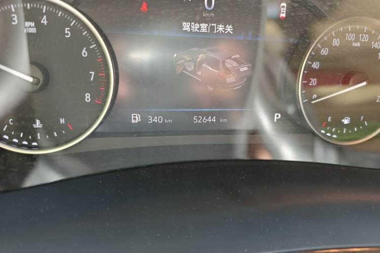 Used Buick GL8 2023 Facelifted Land Cruiser Executive Luxury Version Odometer Close Up