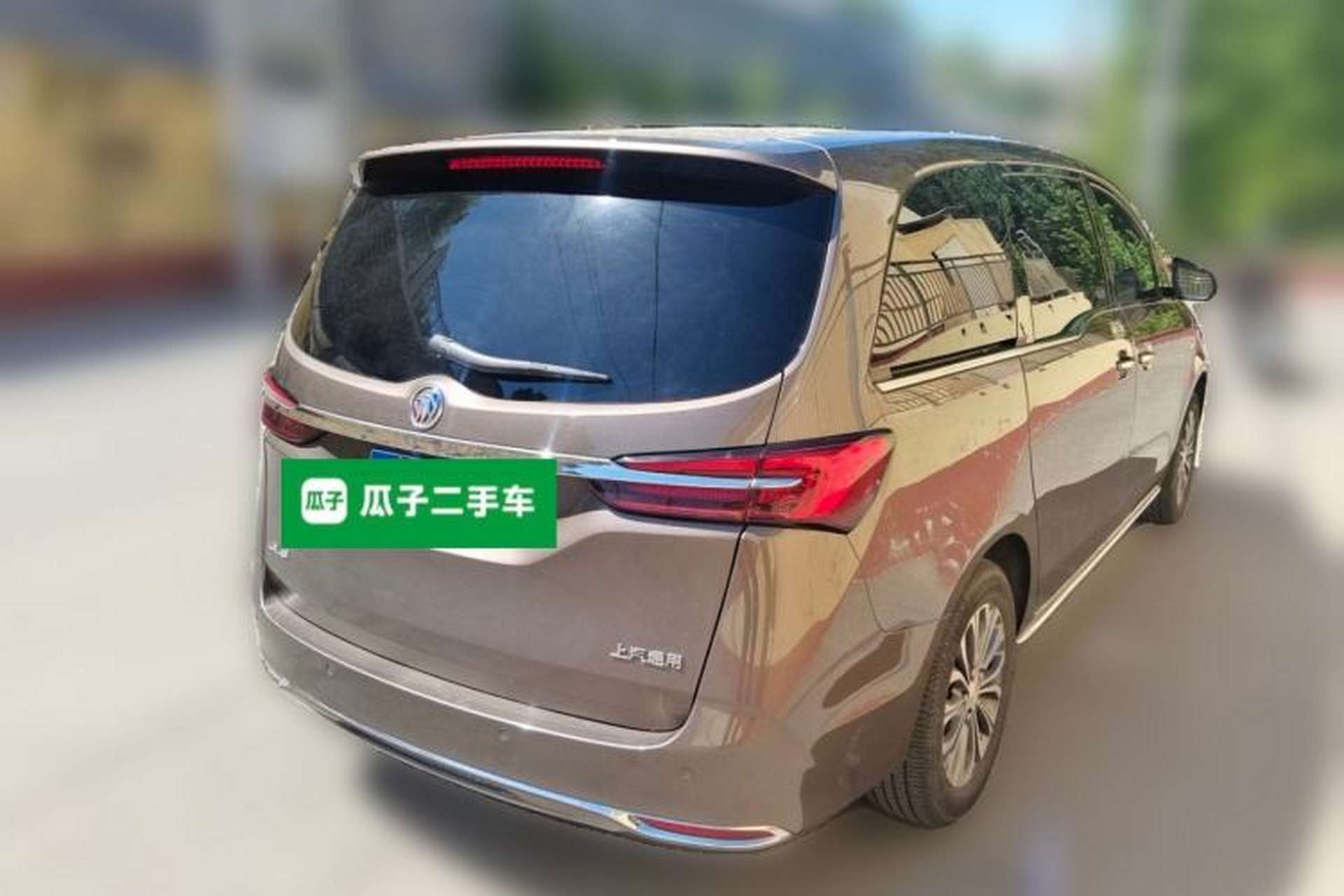 Used Buick GL8 2023 Facelifted Land Cruiser Executive Luxury Version Rear Right 45 Deg