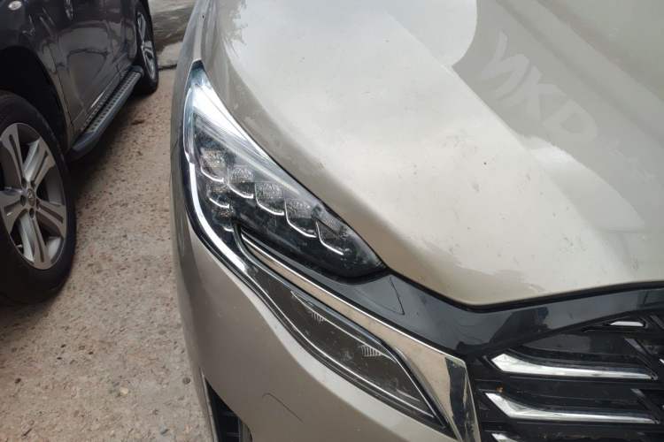 Used Buick GL8 2023 ES Lu Zun Luxury Model Right Front Headlight