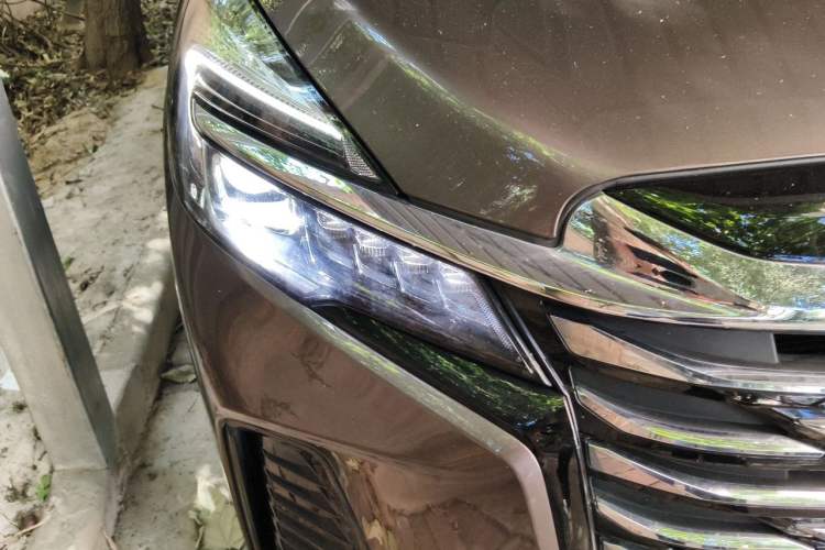Used Buick GL8  Right Front Headlight